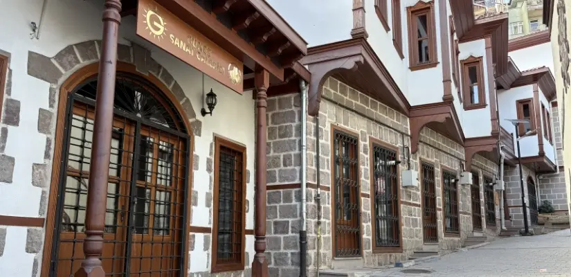 Hamamarkası Sanat Sokağı