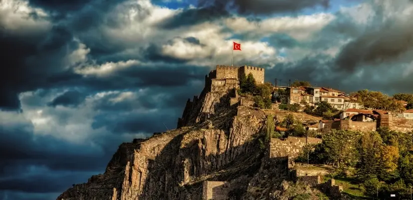 Ankara kalesi gezilecek yerler listesini inceleyin.